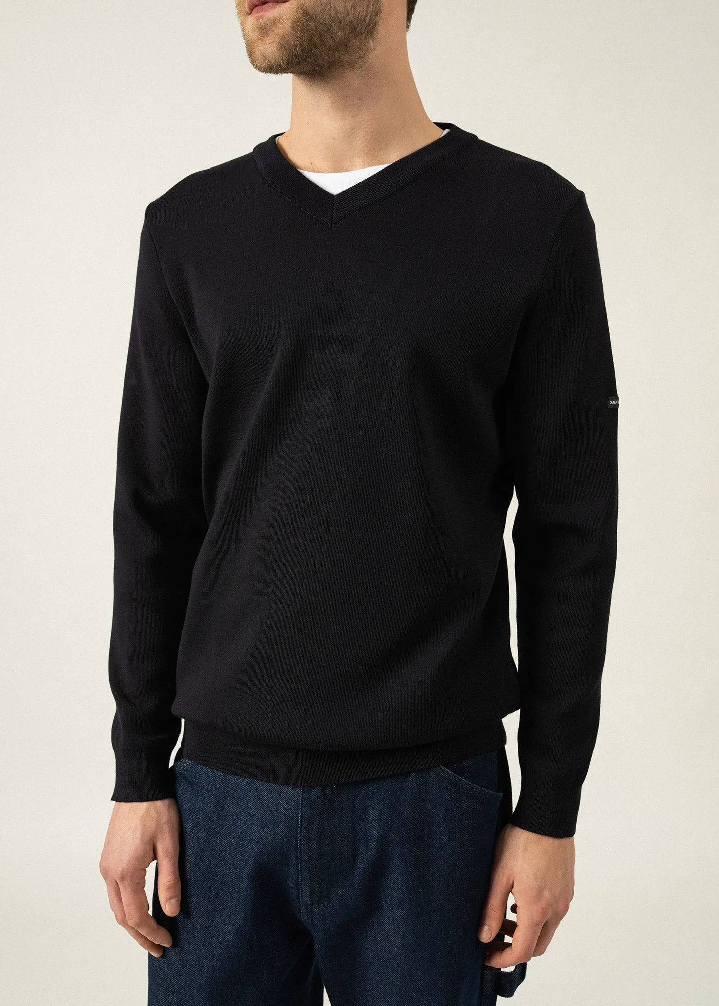 Cuirasse V neck jumper - in soft wool (NAVY)