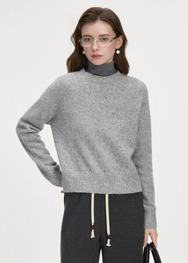 LOOSE GENTLE ROUND NECK KNIT