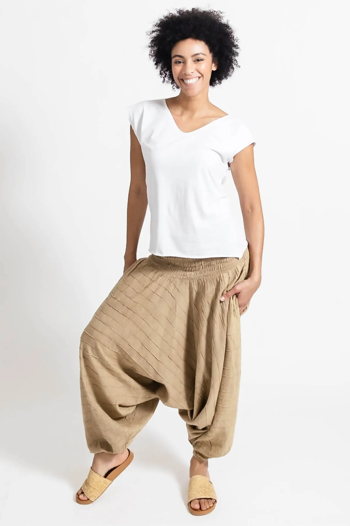 Low Crotch Pants Pintuck - Sand